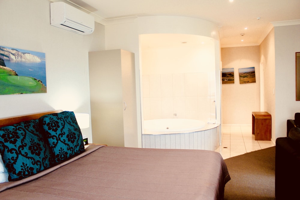 Ocean View Premium Studio with Spa - Photo 5