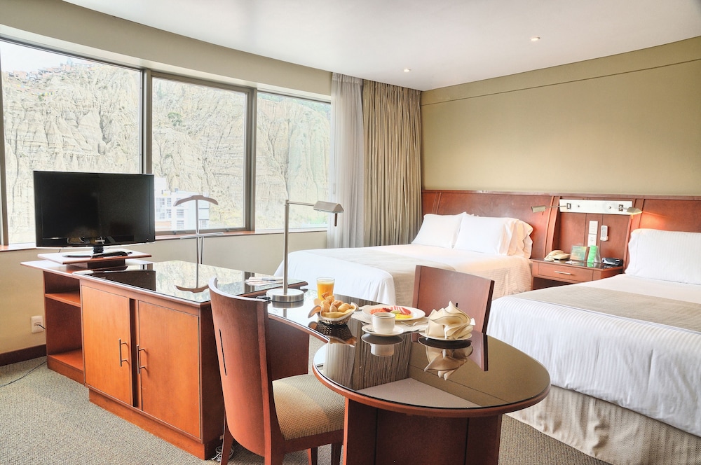 Suite, 2 Queen Beds - Photo 7