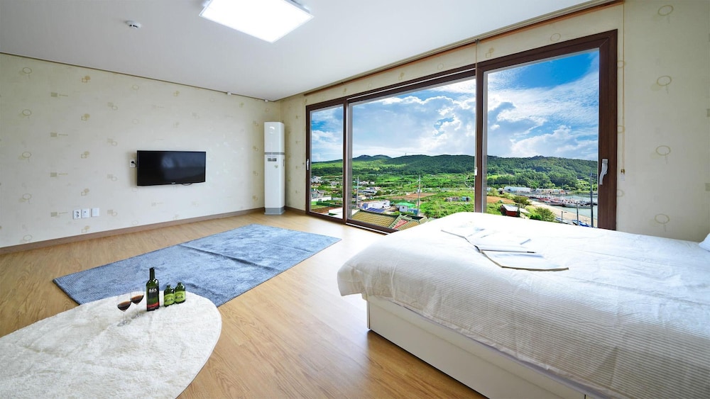 Basic Room, 1 Bedroom (A204(Ocean View)) - Photo 2