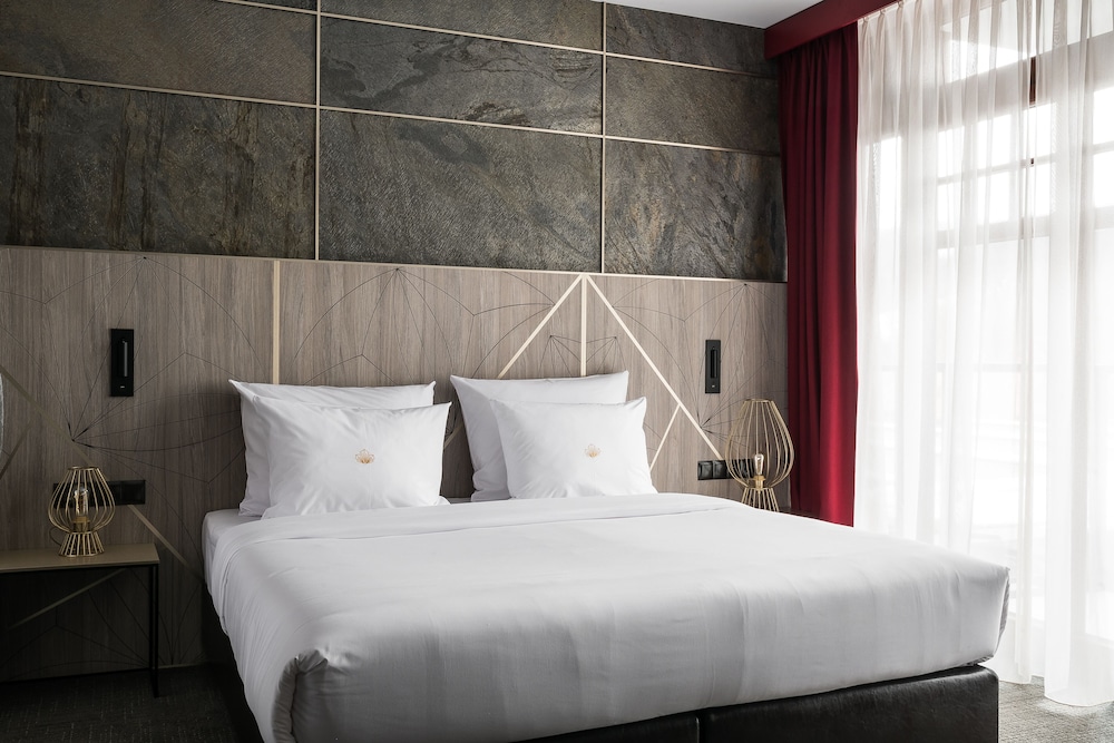 Deluxe Room - Photo 4