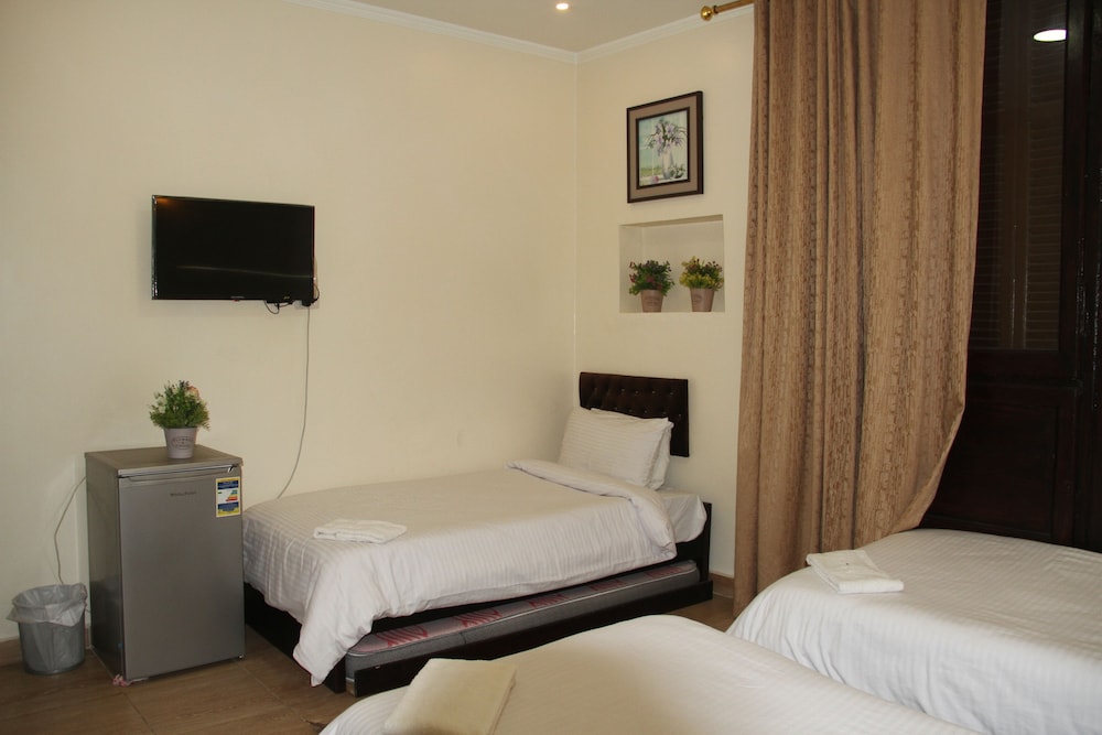 Triple Room, Private Bathroom - Photo 6