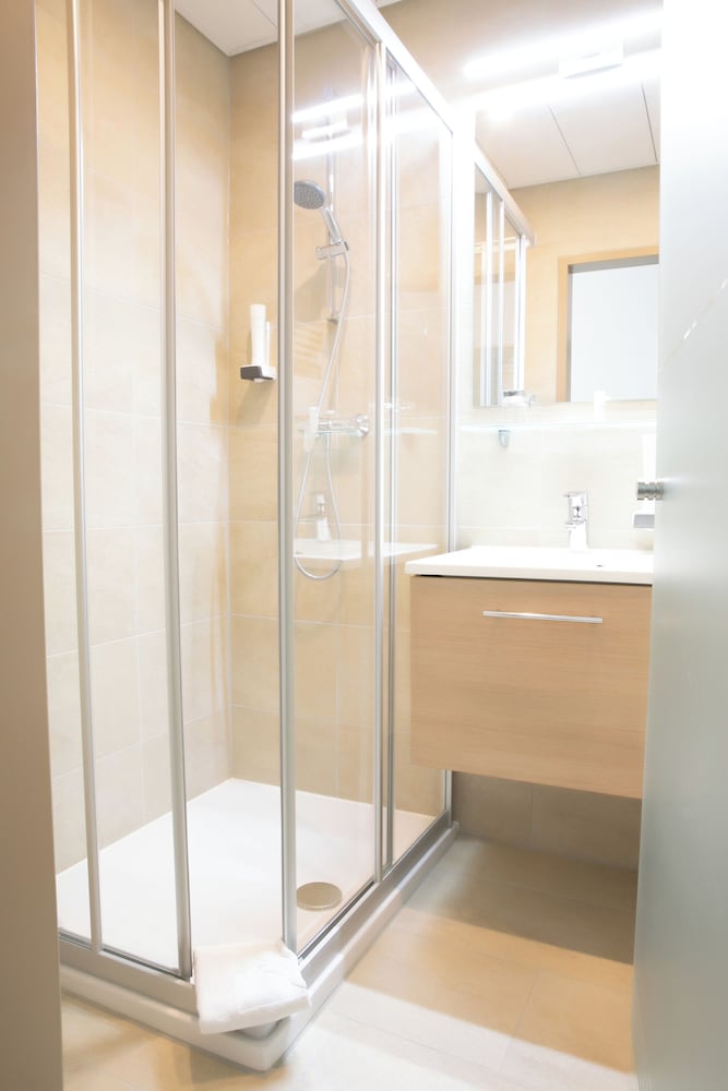 Business Double or Twin Room (air conditioning) - Photo 10