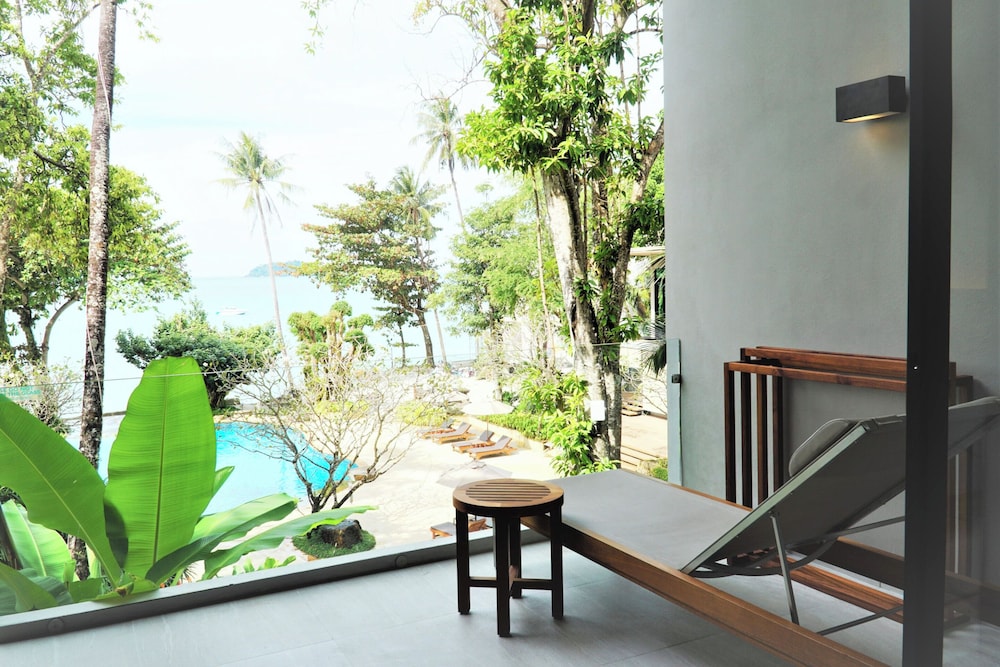 Reserve Beachfront photo 3