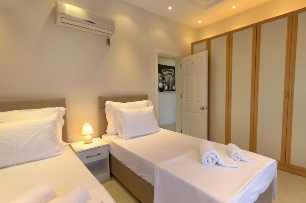 Presidential Villa photo 1