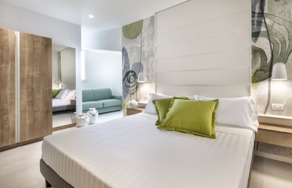 Superior Room, Multiple Beds, Non Smoking, Partial Sea View (Superior) photo 1