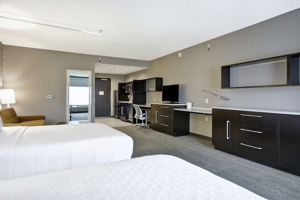 Studio, 2 Queen Beds, Corner