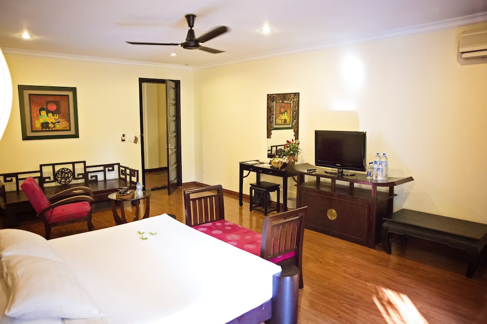 Deluxe Room, 1 Double or 2 Twin Beds, Garden View - Photo 2