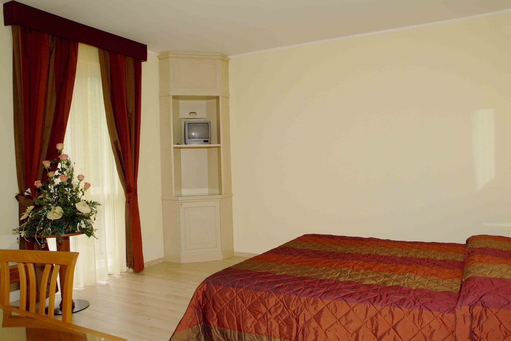 Triple Room - Photo 2