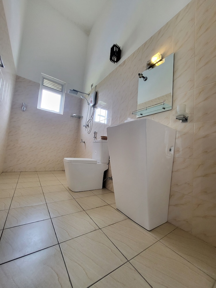Standard Double Room - Photo 8