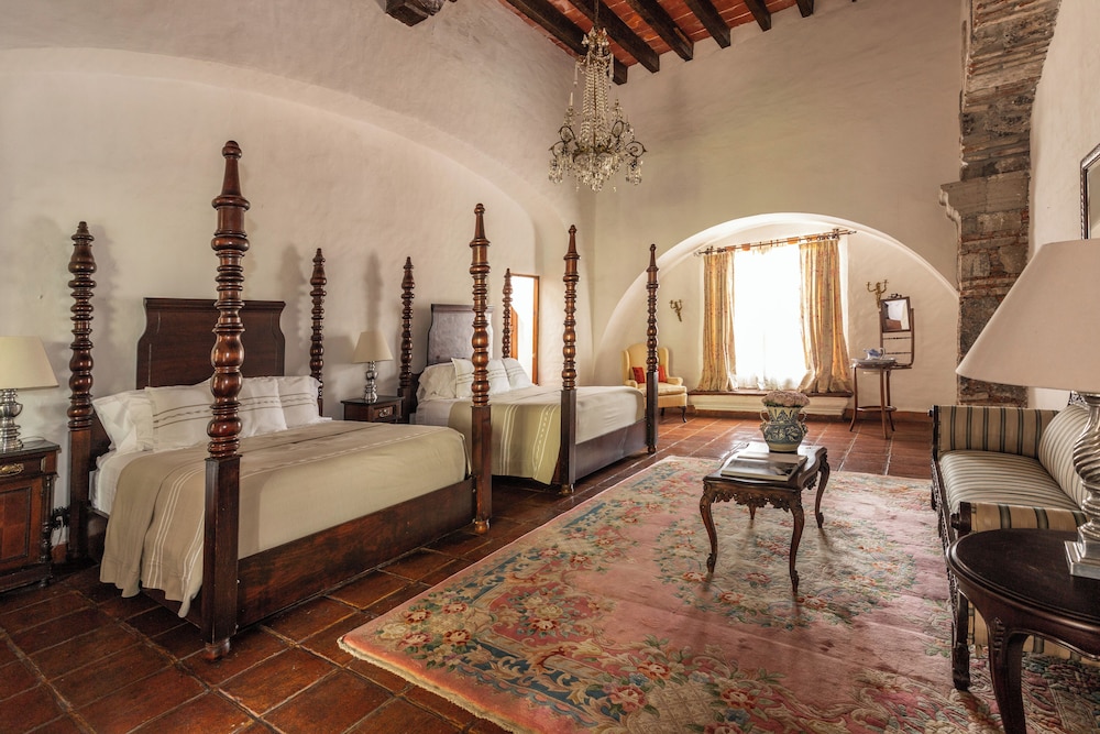 Suite, 2 Queen Beds photo 1