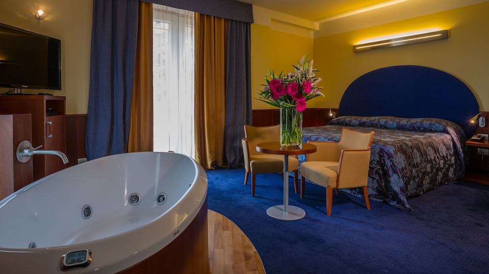 Romantic Double Room photo 3