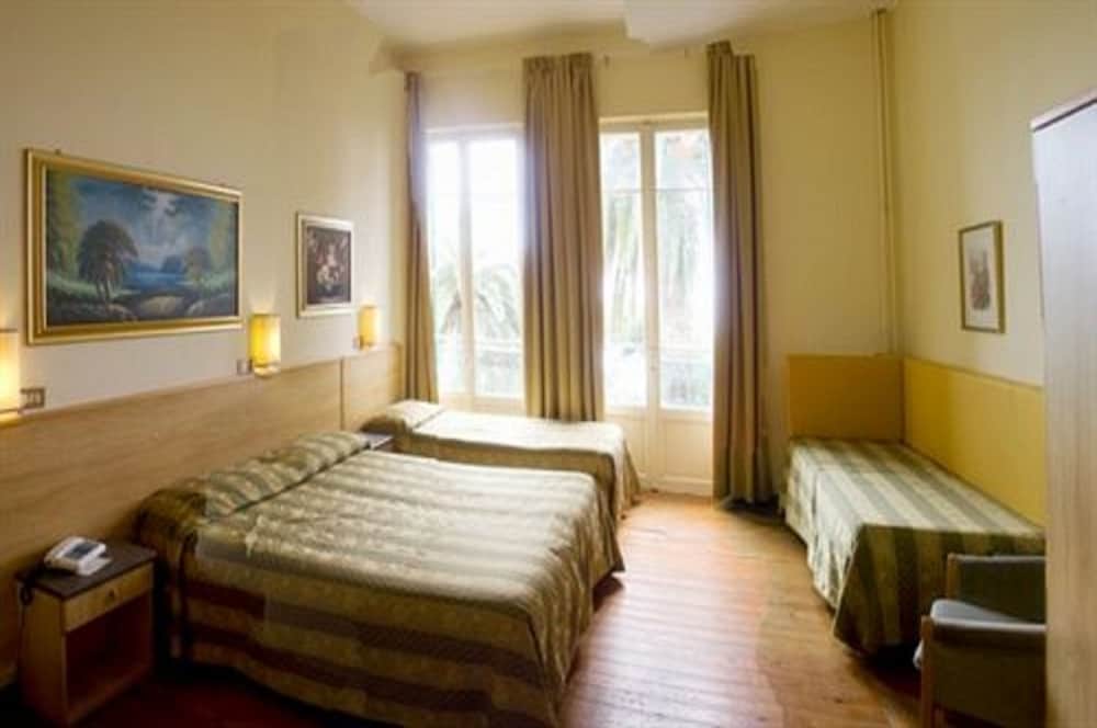 Quadruple Room, Sea View photo 3