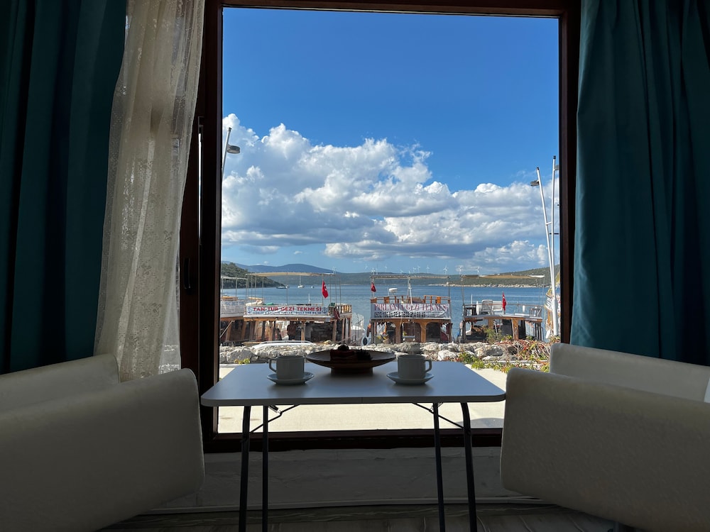 Romantic Apartment, Kitchen, Sea View photo 3