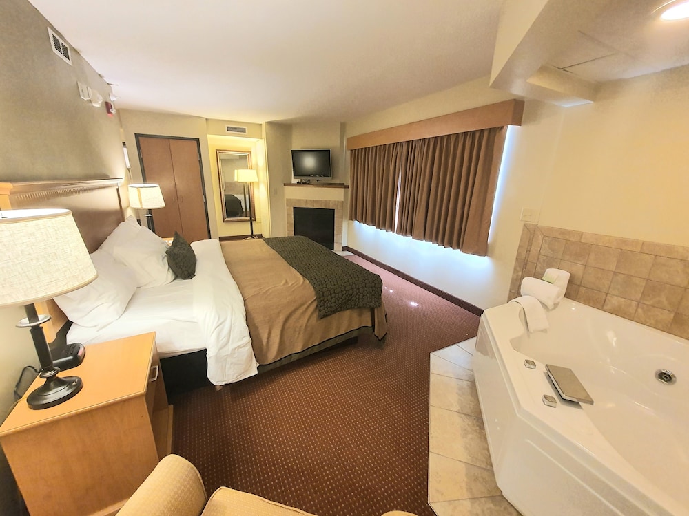 Presidential Suite, 1 King Bed with Sofa bed, Jetted Tub, Fireplace, Ensuite, Non-Smoking
