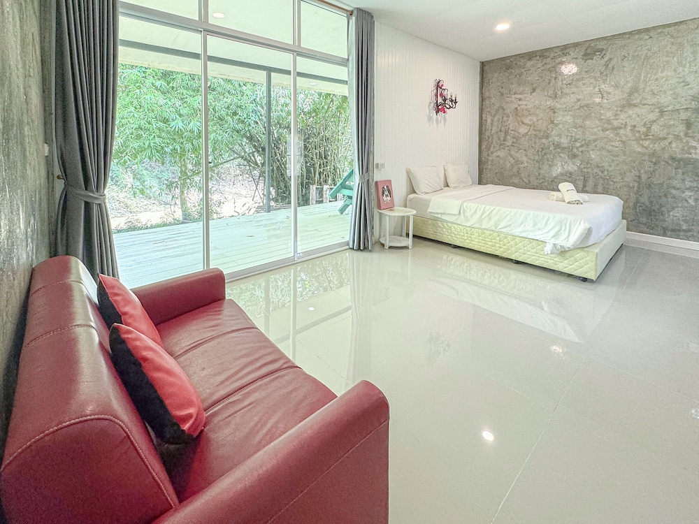 Deluxe Double Room, River View photo 3
