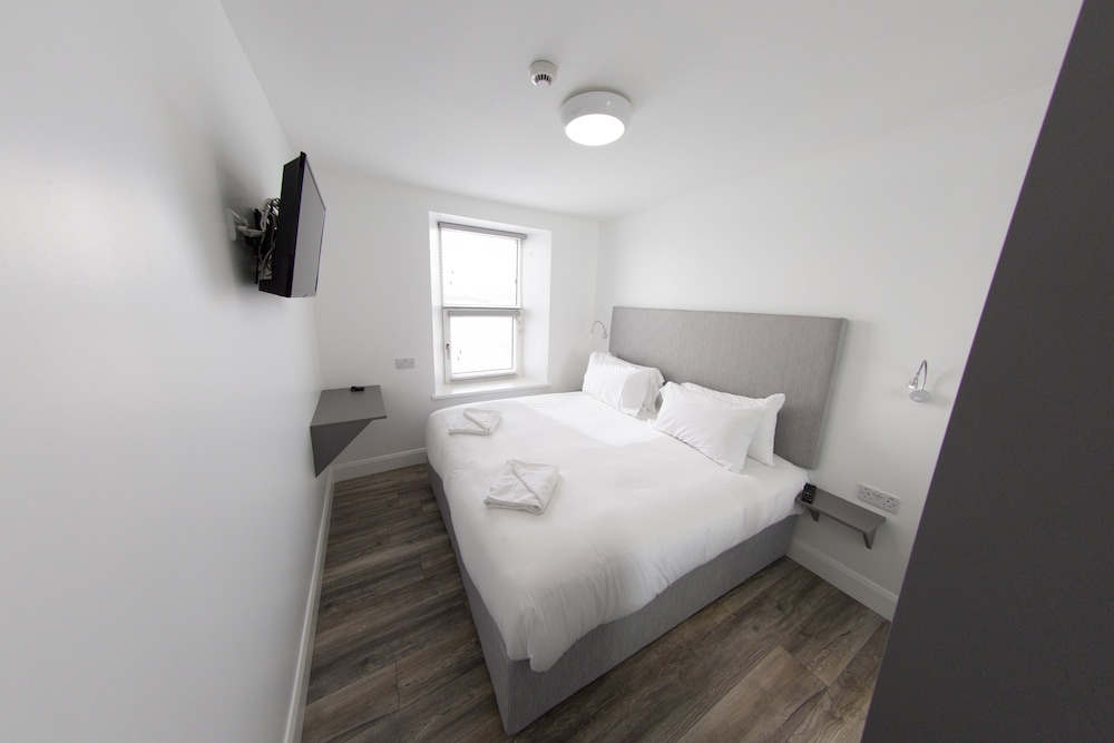 Superior Townhome, Partial Sea View