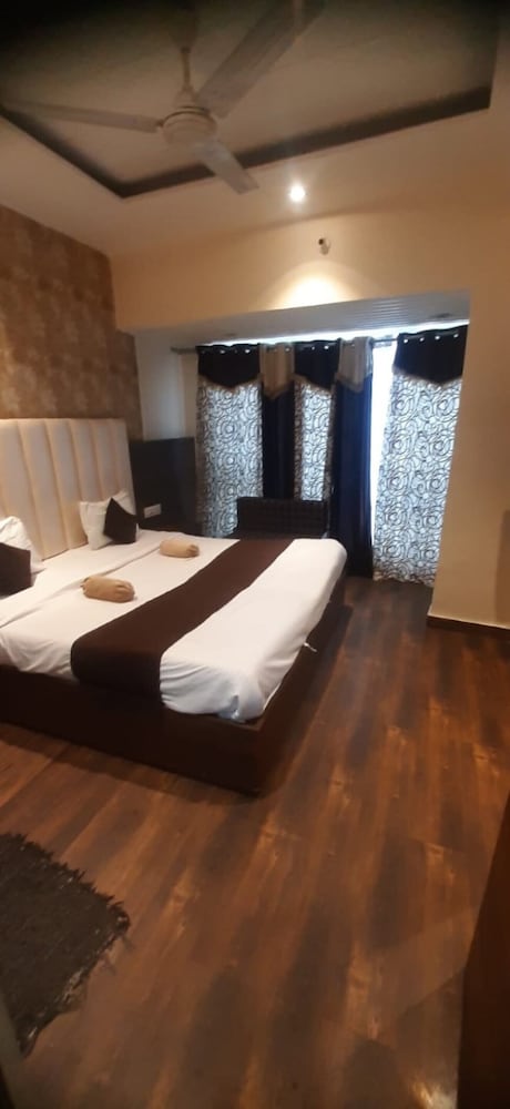 Standard Double Room, City View photo 3