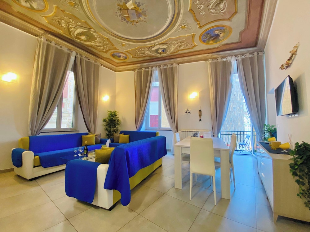 Luxury Condo, Balcony, Sea View