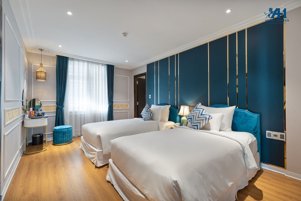 Superior Twin Room, City View
