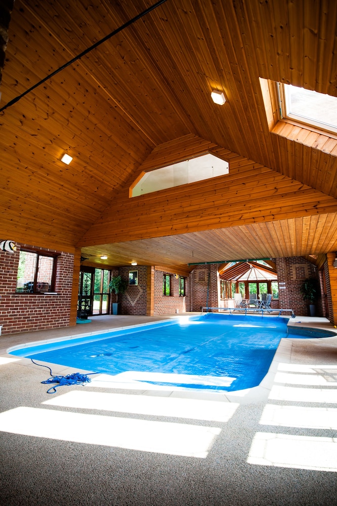House Highfields Lodge in Thorpe Abbotts - max 23 people photo 3