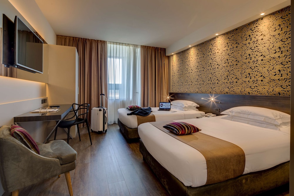 Executive Room, Multiple Beds, Non Smoking - Photo 7