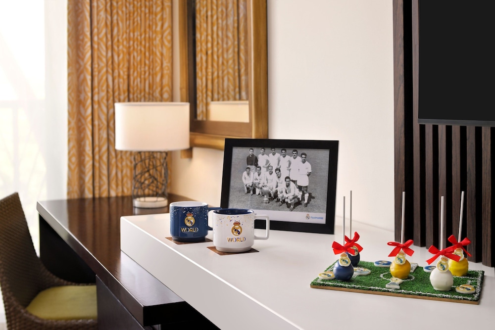 Room, 2 Double Beds, Resort View photo 3