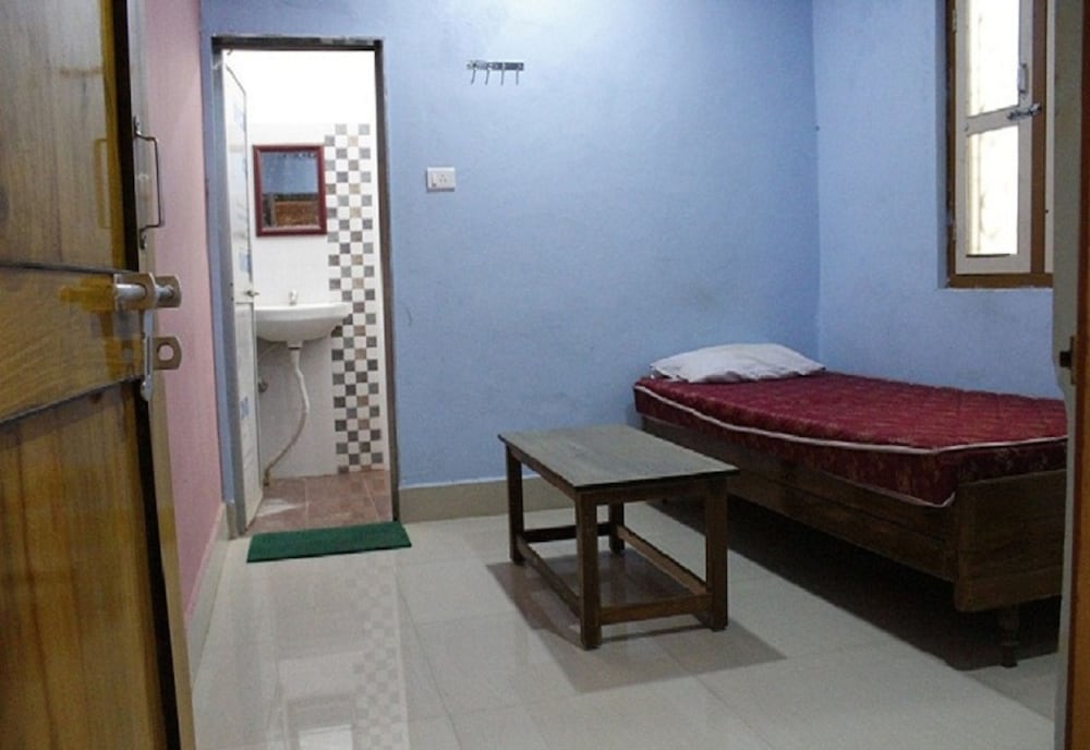Basic Single Room photo 1