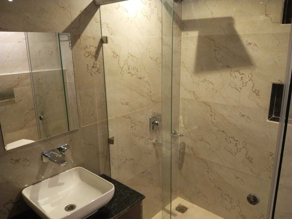 City Room - Photo 2