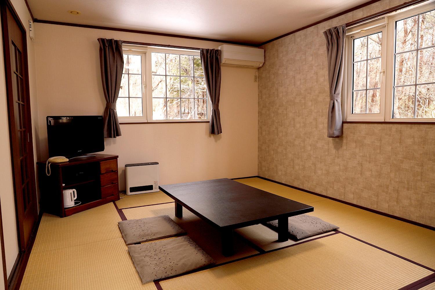 Family Room with Bathroom photo 2