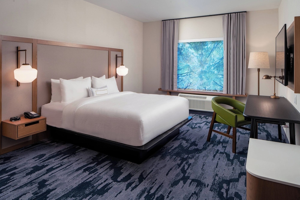 Room, 1 King Bed (Hearing Accessible)