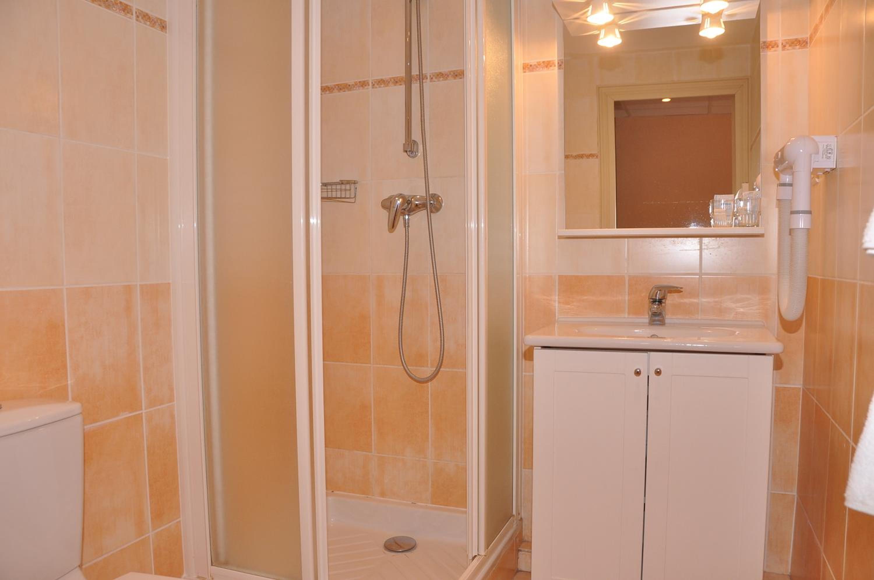 1 Bedroom + Living Room Apartment 4 People photo 3