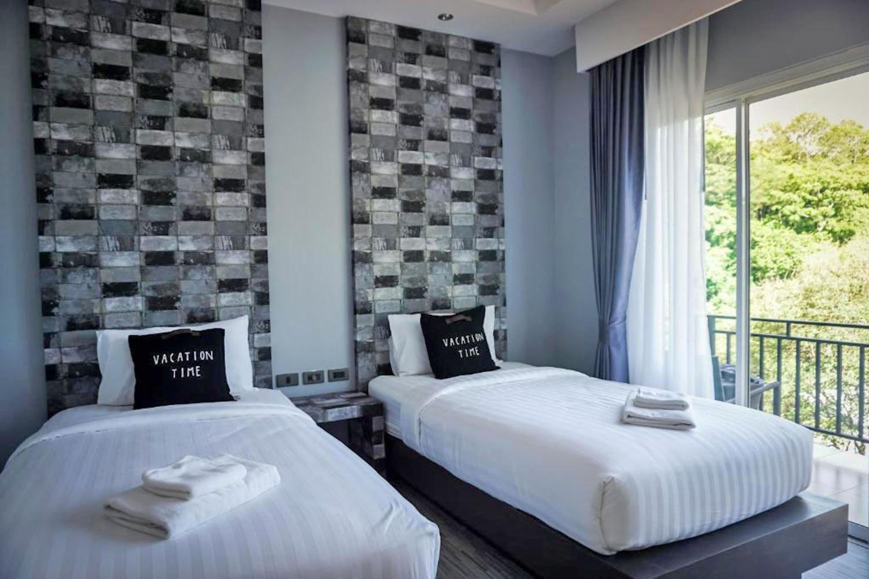 Twin Room with Mountain View
