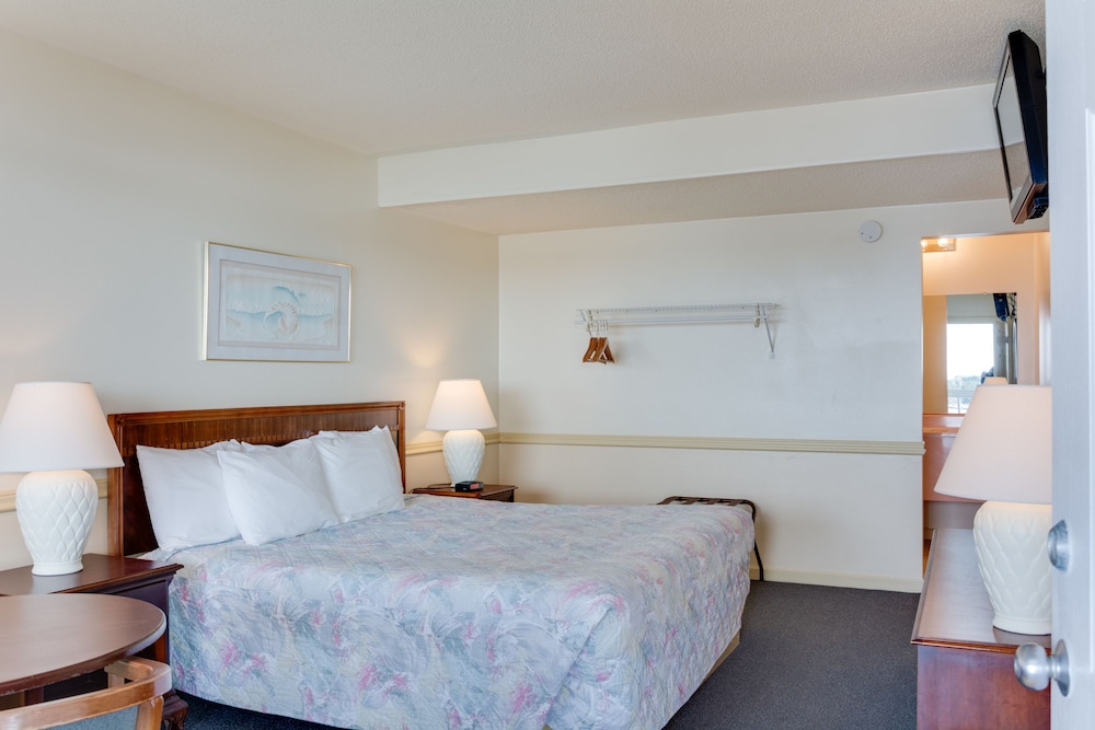 Basic Room, 1 King Bed photo 1