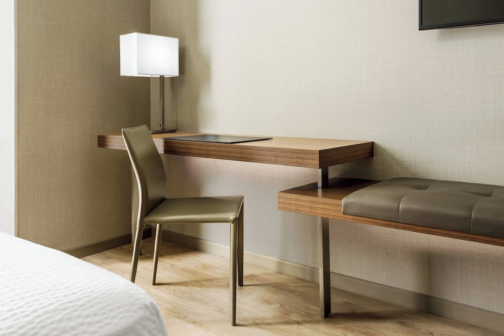 Standard Room, 1 King Bed with Sofa bed (Hearing Accessible)