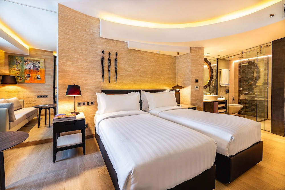 Superior Room, 1 King Bed (Superior King) - Photo 3