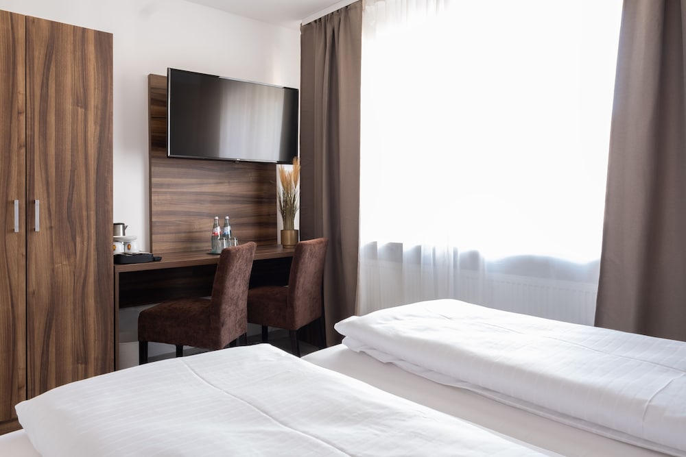 Deluxe Twin Room - Photo 8