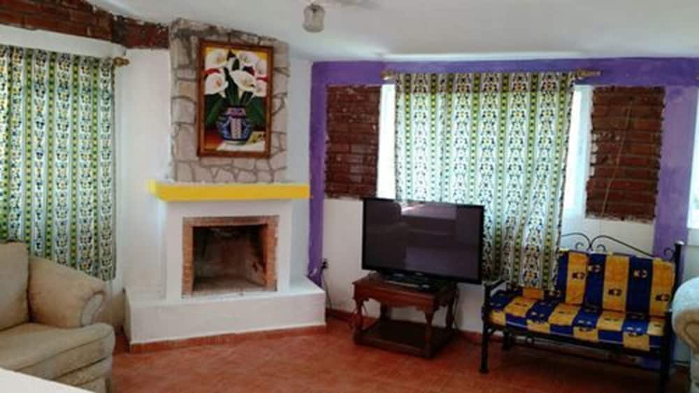 Cabin, 2 Bedrooms photo 1