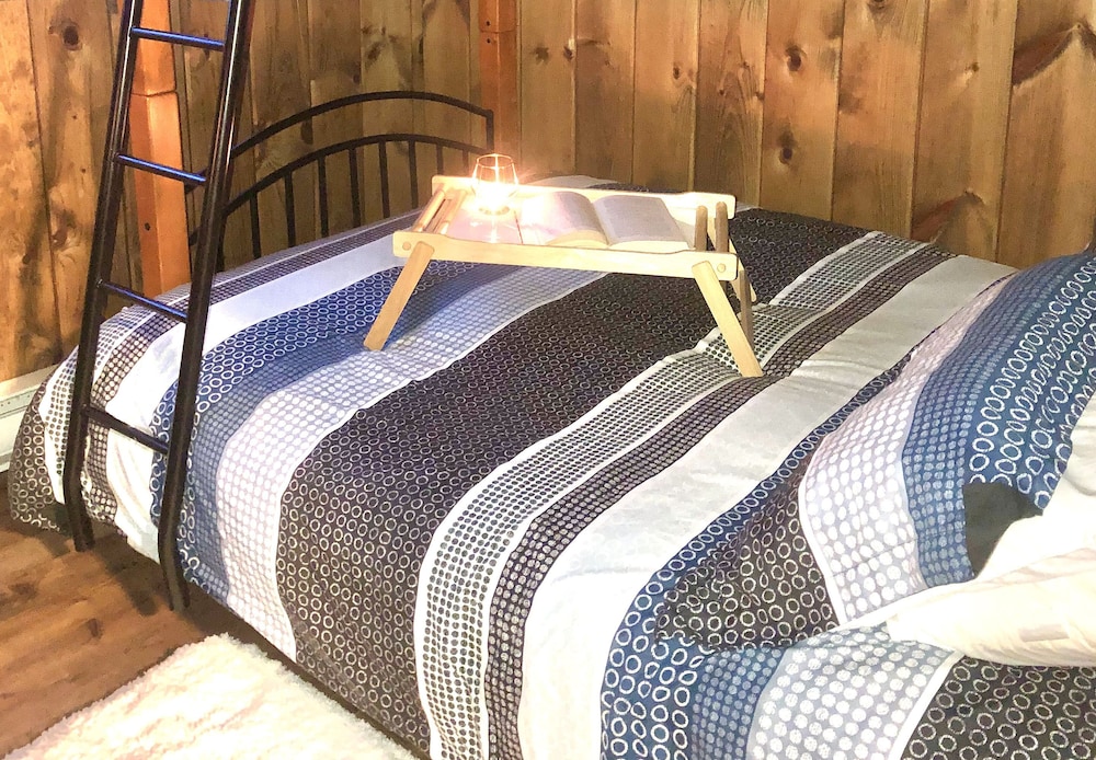 Gallery Chalet, 2 Bedrooms, Lake View photo 2