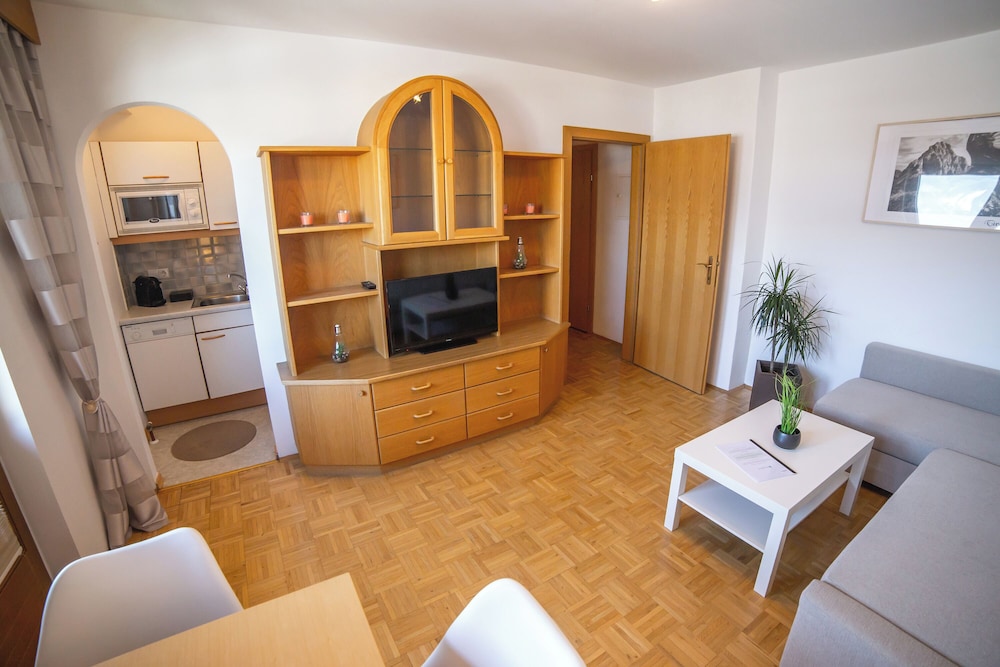 Apartment, Southern Side photo 3