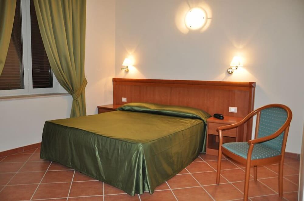 Standard Double or Twin Room photo 1