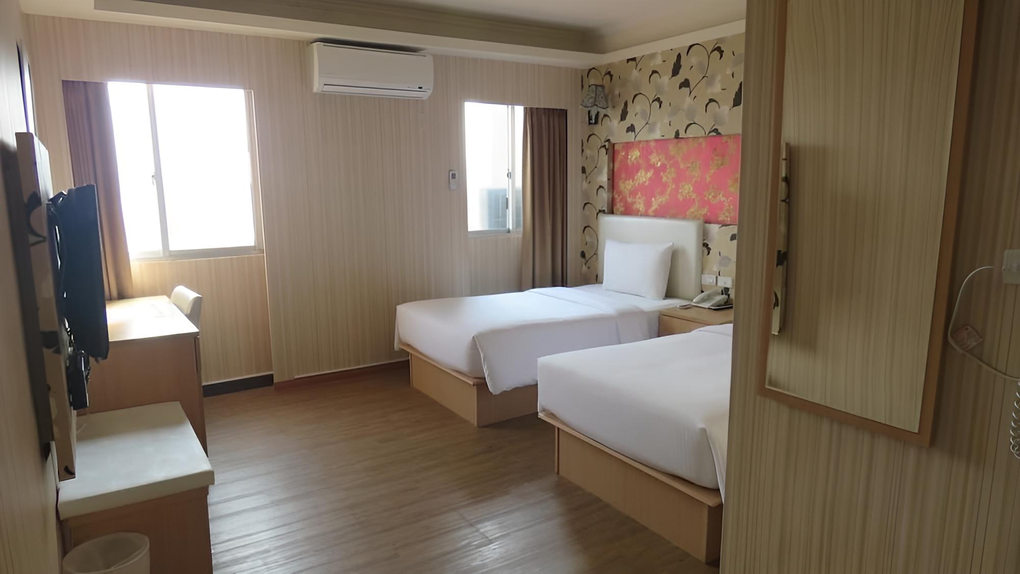 Standard Twin Room photo 1