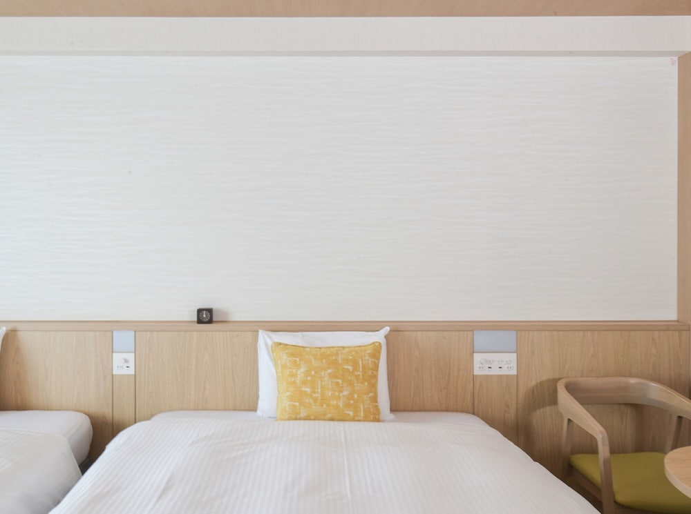 Twin Room, 2 Queen Beds, Non Smoking photo 3