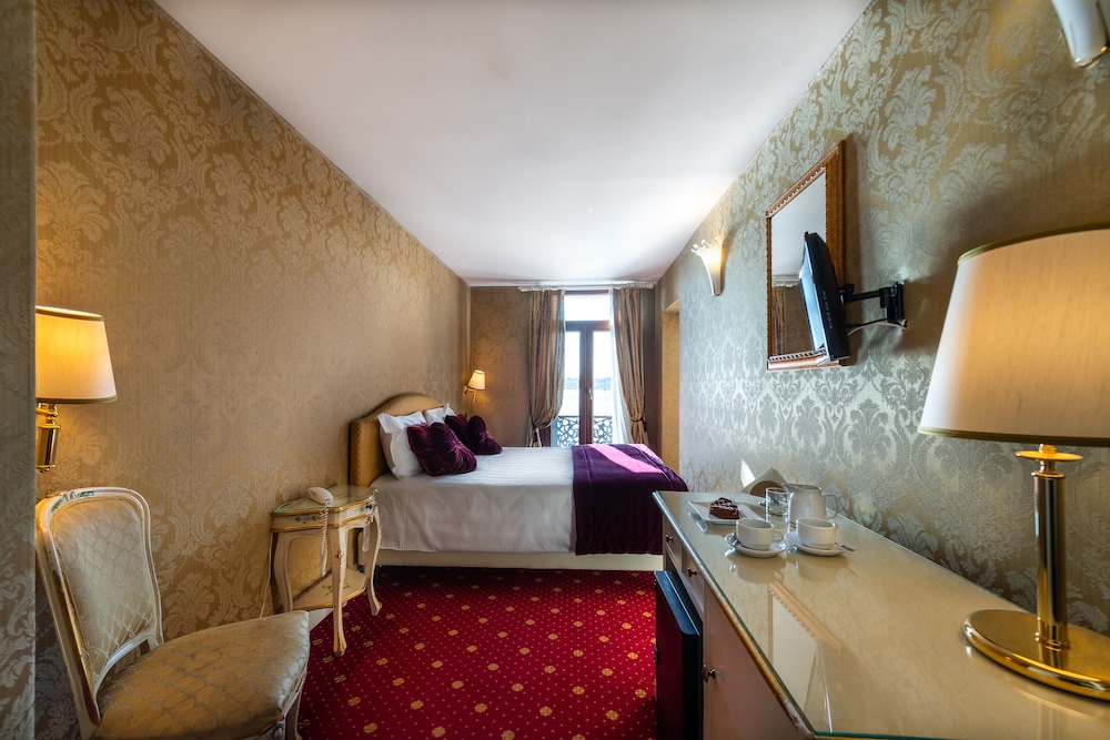 Double Room Single Use, Lagoon View photo 2