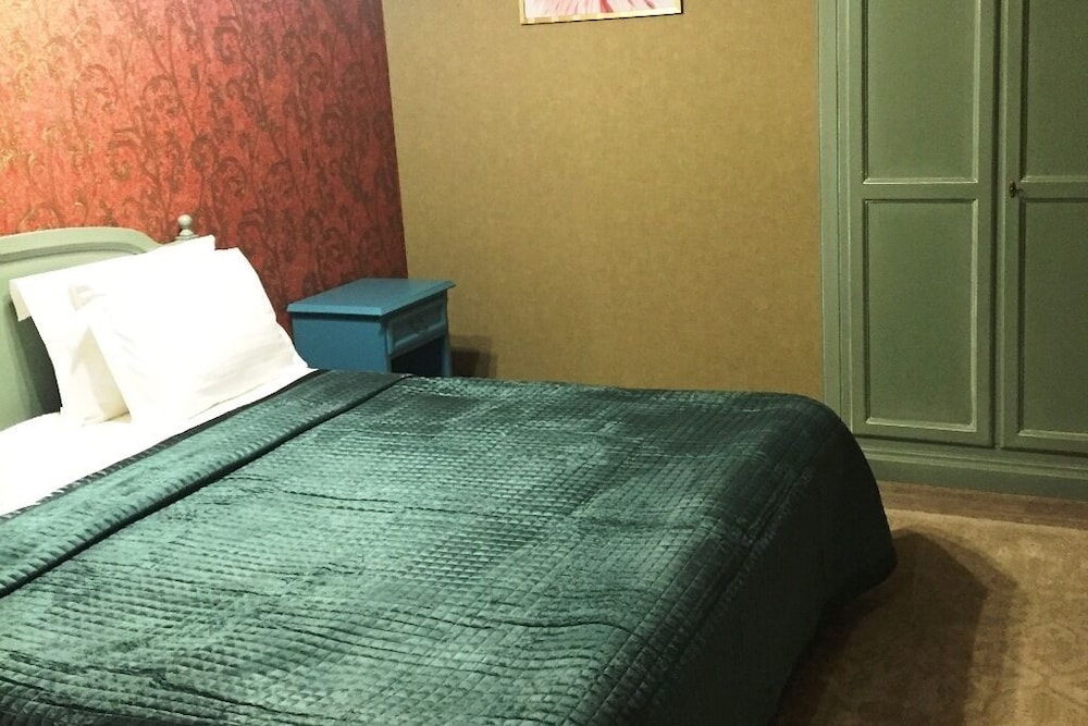 Deluxe Studio Suite