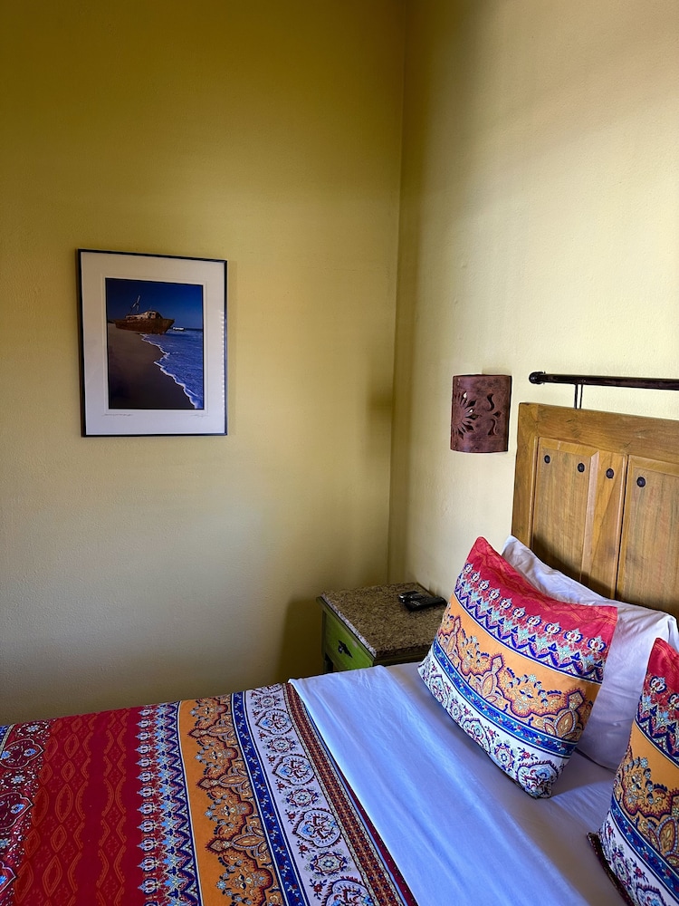Classic Suite, 1 Queen Bed, Kitchenette