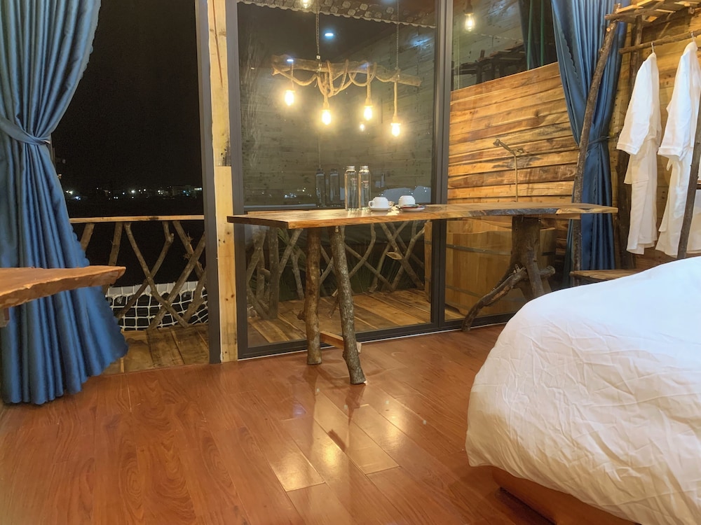 Premium Triple Room, Multiple Beds, Valley View photo 3