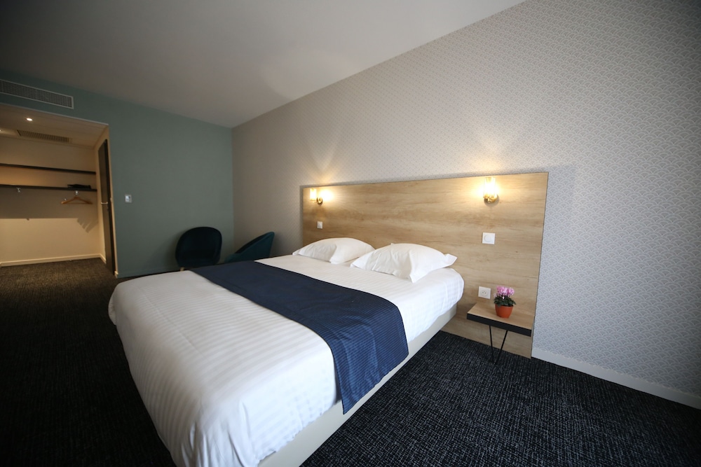Standard Room - Photo 9