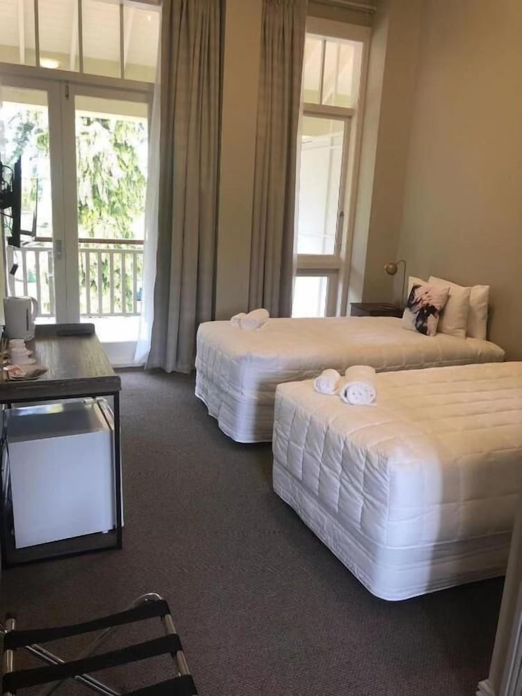 Deluxe Studio Suite