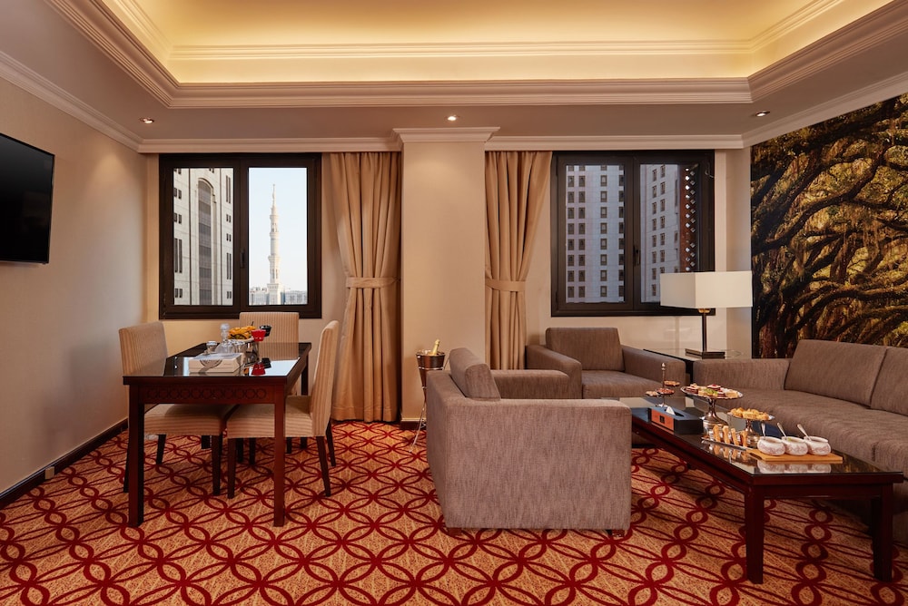Standard Apartment, 4 Bedrooms, Non Smoking, City View photo 2