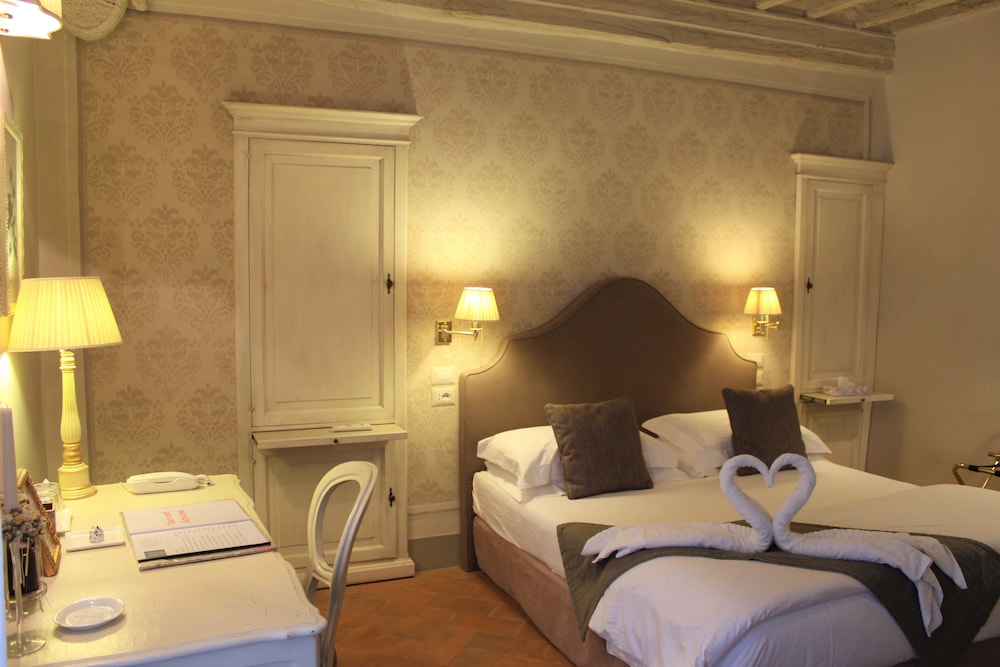 Deluxe Double Room, 1 Queen Bed photo 1